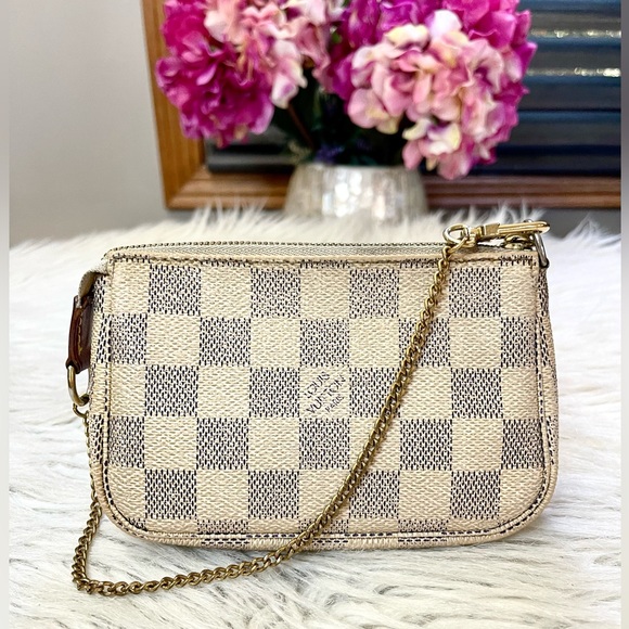 Louis Vuitton Handbags - FINAL PRICE🔥Authentic LOUIS VUITTON Damier Azur Pochette